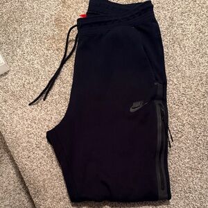 Nike Women’s Black Tech Fleece Joggers / Sweats